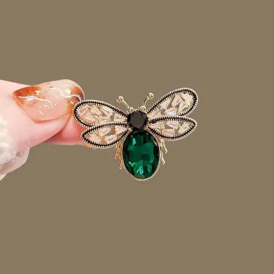 Women's Bee Shape Alloy Brooch